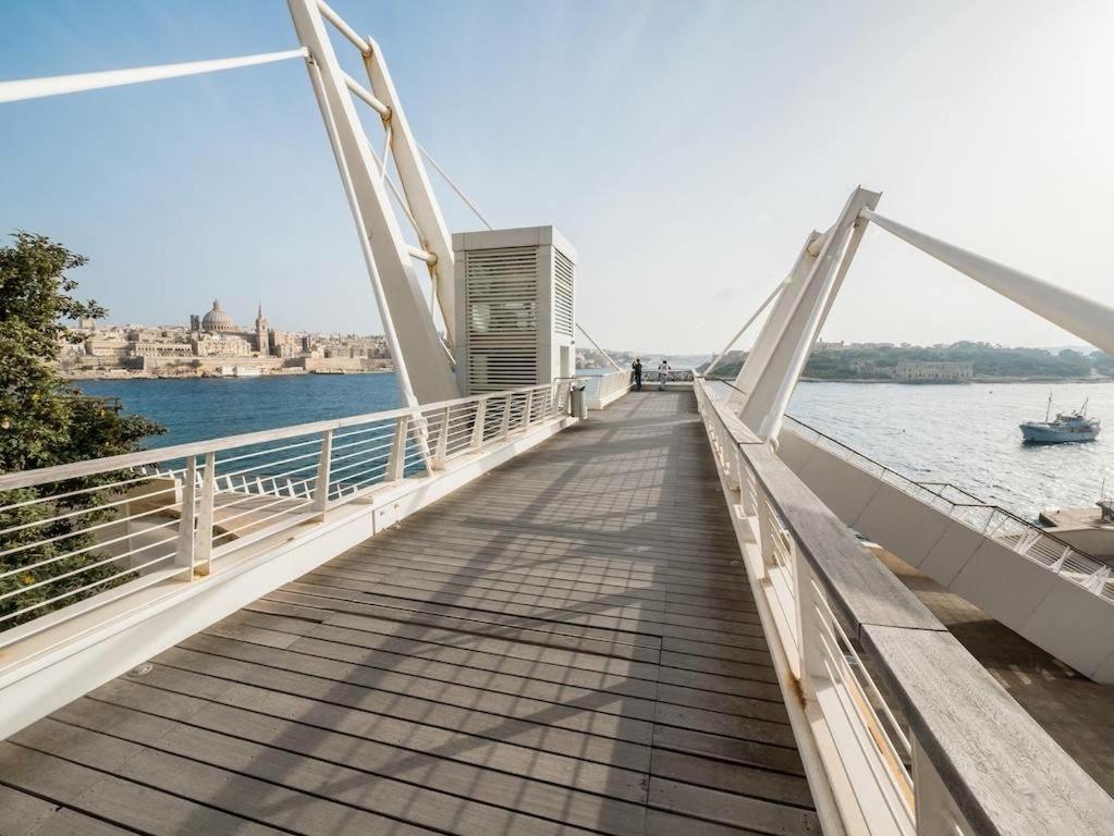 Seaview Apartment In Fort Cambridge, Sliema Extérieur photo