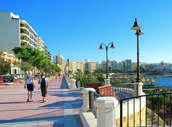 Seaview Apartment In Fort Cambridge, Sliema Extérieur photo